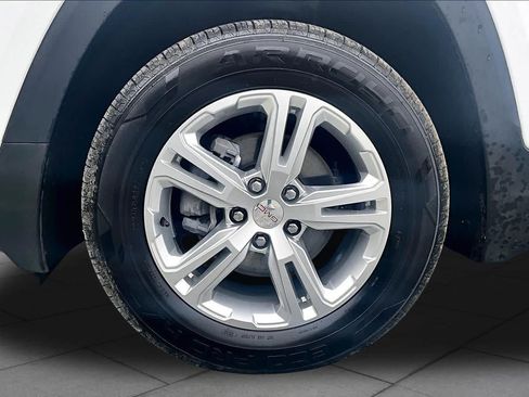 Used 2024 GMC Terrain SLE AWD/4WD image 11