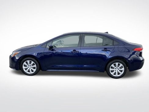 Used 2021 Toyota Corolla LE image 8