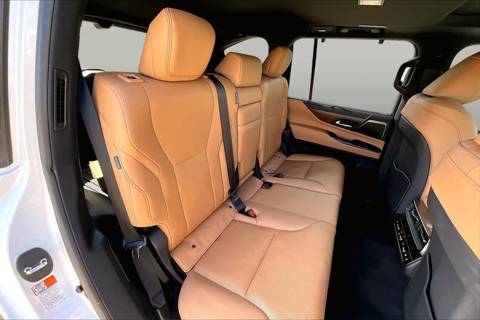 Used 2025 Lexus LX 600 4WD w/ Accessory Package (2T) image 20