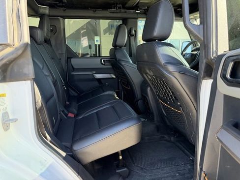 Used 2022 Ford Bronco Badlands w/ Sasquatch Package image 10