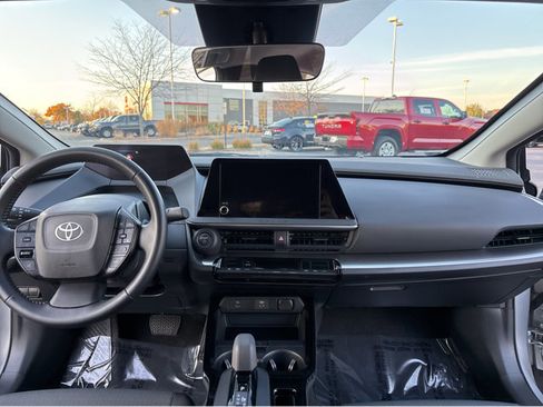Used 2024 Toyota Prius LE image 4