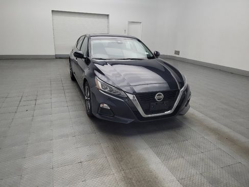 Used 2022 Nissan Altima 2.5 SV w/ SV Premium Package image 13