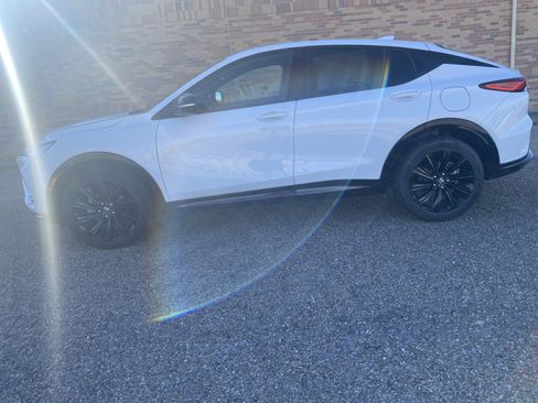 Used 2024 Buick Envista Sport Touring image 4