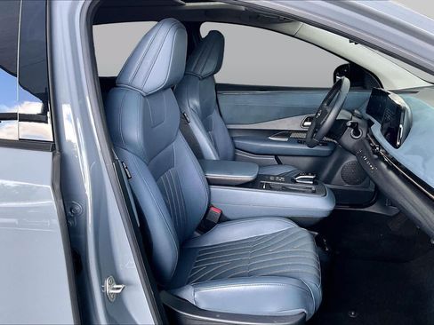 Used 2024 Nissan Ariya AWD image 8