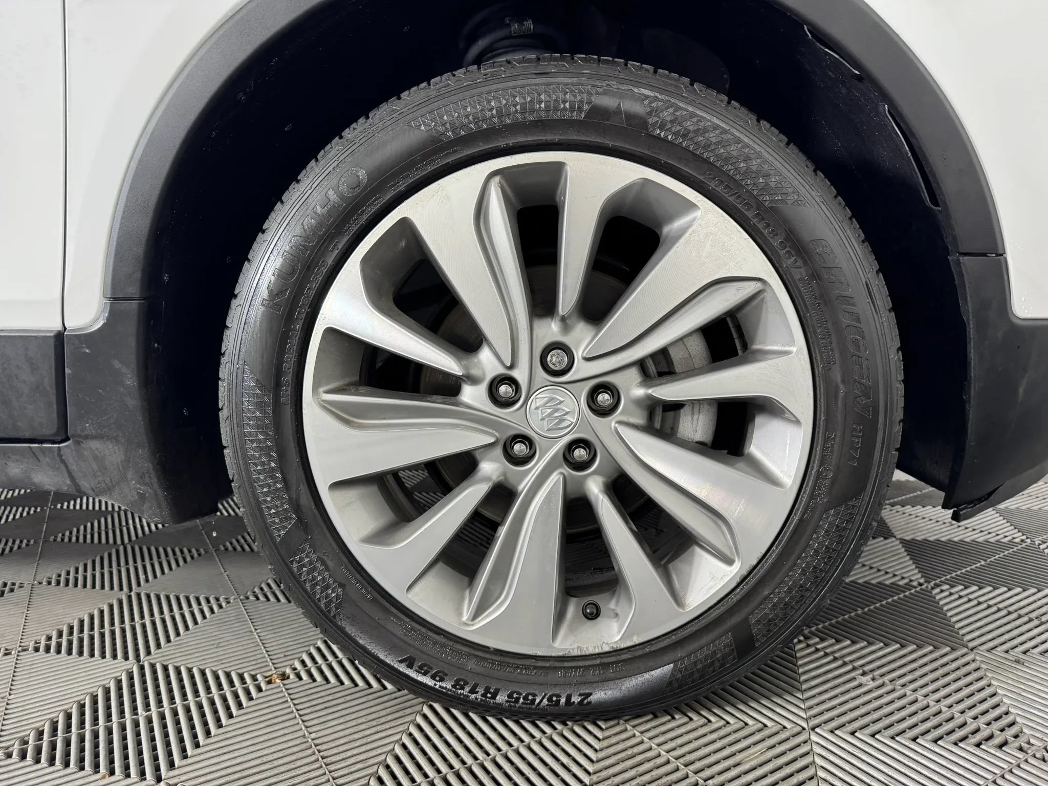 Used 2020 Buick Encore Preferred FWD image 45