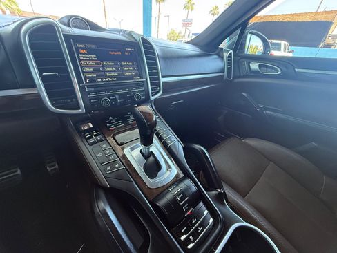 Used 2016 Porsche Cayenne S AWD/4WD image 12