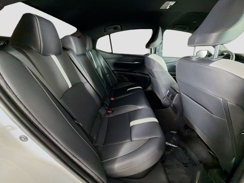 Used 2025 Toyota Camry SE w/ Convenience Package FWD image 27