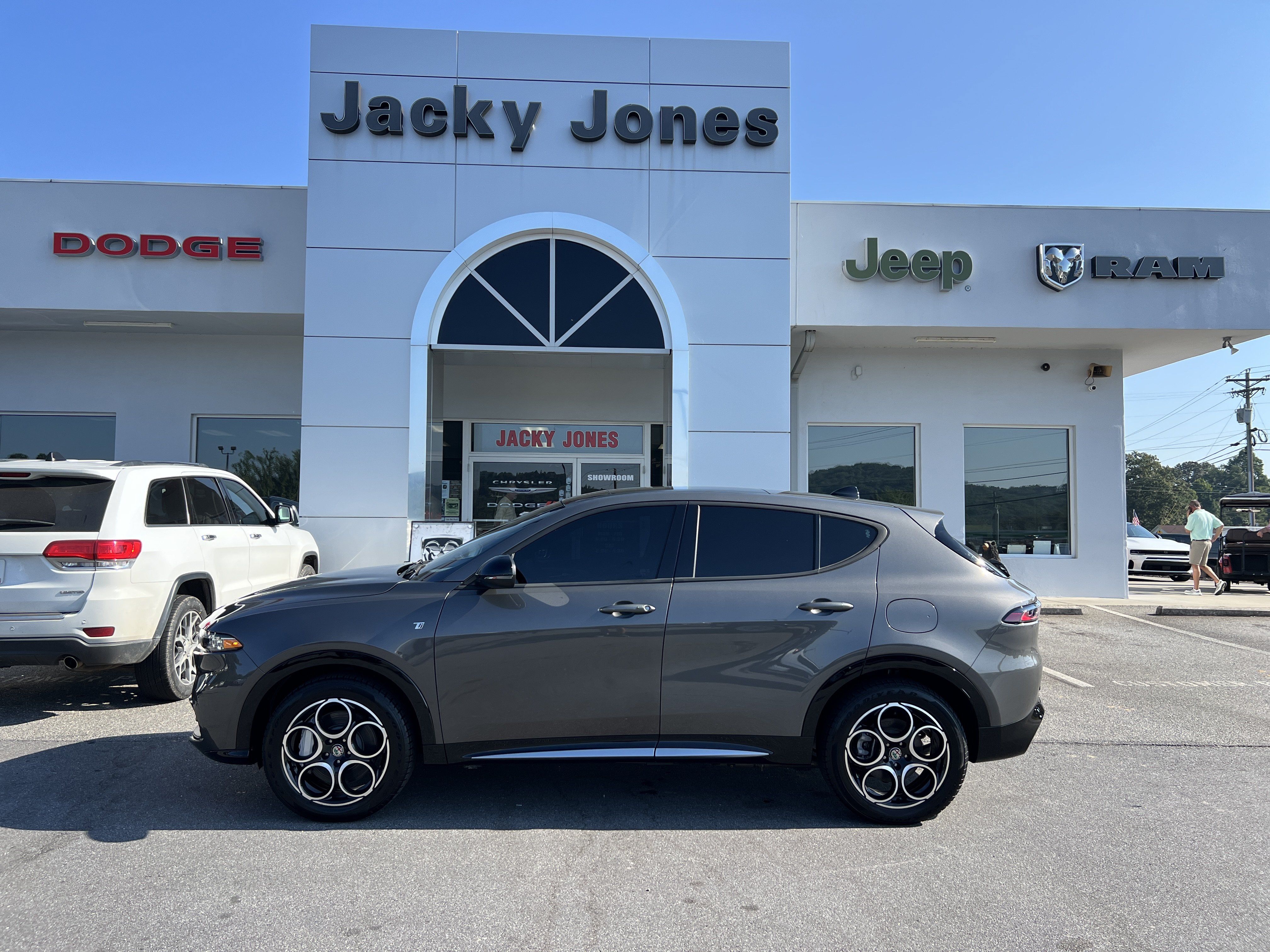 Used 2024 Alfa Romeo Tonale Ti AWD/4WD image 1