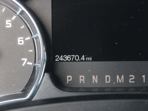 Used 2012 Ford F150 XLT w/ XLT Convenience Pkg AWD/4WD image 10