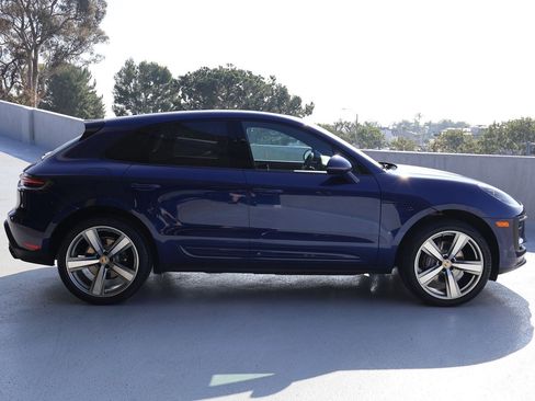 Certified 2024 Porsche Macan image 8