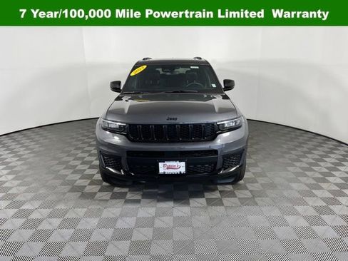 Used 2023 Jeep Grand Cherokee L Laredo image 2