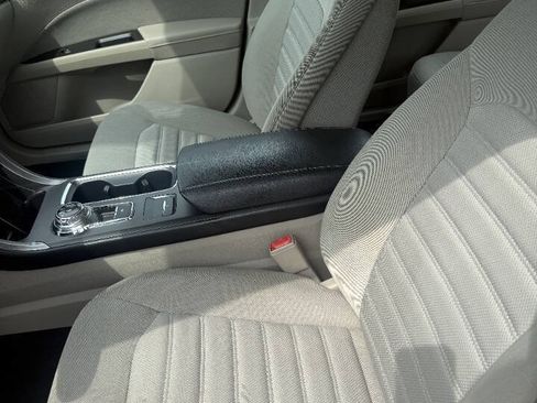 Used 2018 Ford Fusion SE FWD image 8