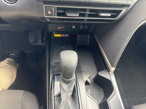 Used 2025 Toyota Camry LE image 13