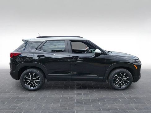 Used 2025 Chevrolet TrailBlazer ACTIV w/ Convenience Package FWD image 4