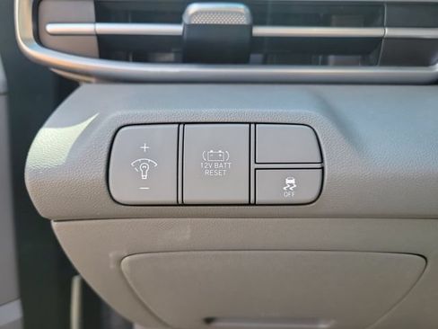 Used 2025 Hyundai Elantra Hybrid FWD image 21