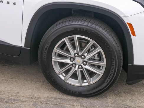 Used 2023 Chevrolet Traverse LT FWD image 5