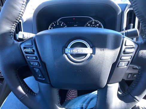 New 2025 Nissan Frontier SV w/ SV Convenience Package image 18