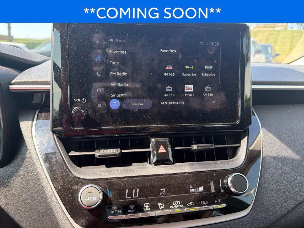 Used 2025 Toyota Corolla LE FWD image 12