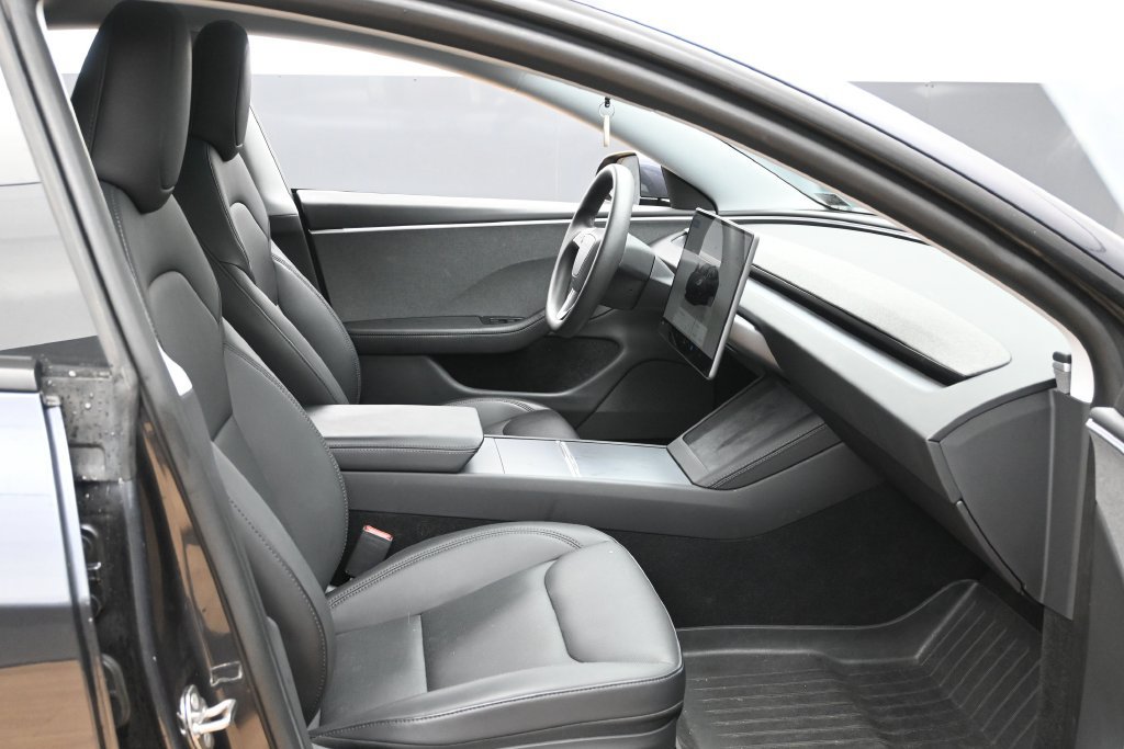 Used 2024 Tesla Model 3 Standard Range RWD image 28