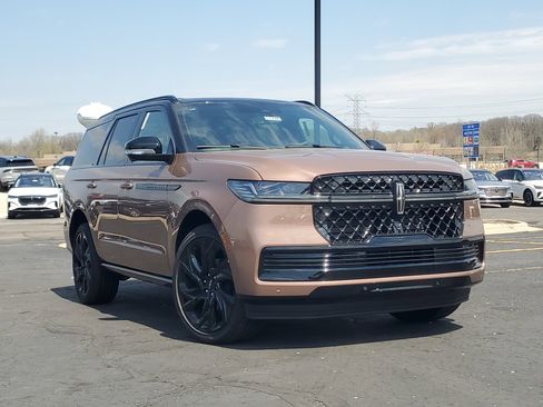 New 2026 Lincoln Navigator Black Label AWD/4WD image 1