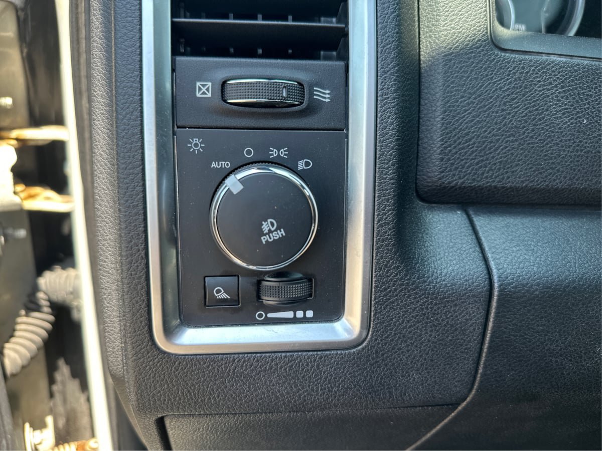 Used 2016 RAM 1500 Limited AWD/4WD image 15