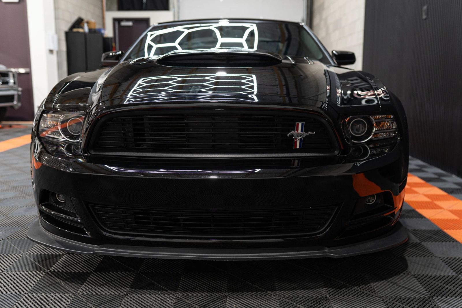 Used 2013 Ford Mustang GT Premium w/ Electronics Pkg RWD image 4