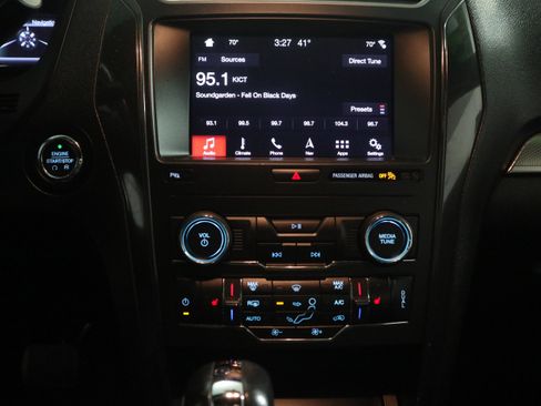 Used 2019 Ford Explorer XLT w/ Equipment Group 202A image 24