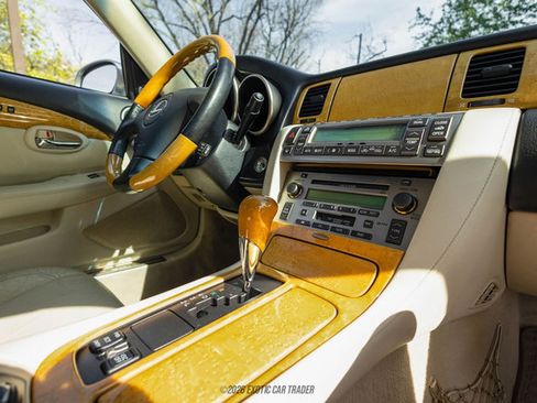 Used 2005 Lexus SC 430 Convertible image 35