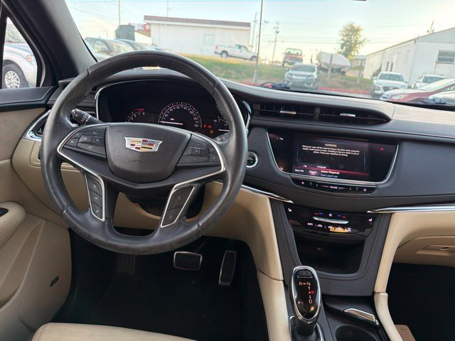 Used 2017 Cadillac XT5 Luxury w/ Driver Awareness Package AWD/4WD image 12