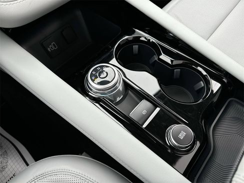 New 2026 Ford Explorer Platinum w/ LUX Leather Package image 17