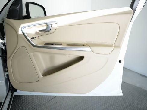 Used 2015 Volvo S60 T5 Platinum image 51