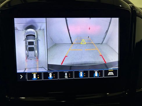Used 2021 Chevrolet Traverse LT w/ LT Premium Package FWD image 20