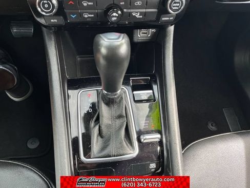 Used 2024 Jeep Compass Latitude AWD/4WD image 17