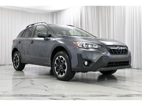 Used 2023 Subaru Crosstrek 2.0i Premium w/ Popular Package #2 image 2