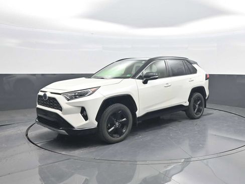 Used 2019 Toyota RAV4 XSE w/ Carpet Mat Package AWD/4WD image 4