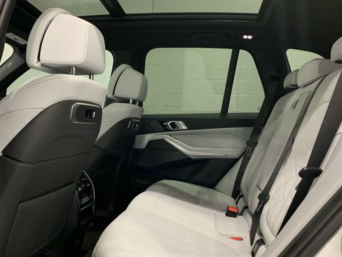 Used 2026 BMW X5 sDrive40i w/ M Sport Package RWD image 29