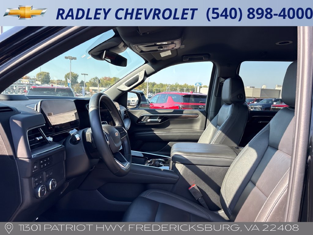 Used 2025 Chevrolet Tahoe LT AWD/4WD image 3