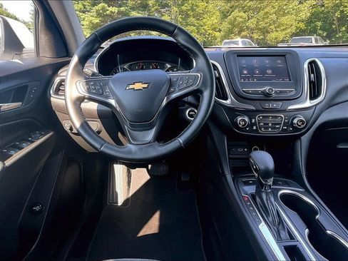 Used 2023 Chevrolet Equinox LT AWD/4WD image 16