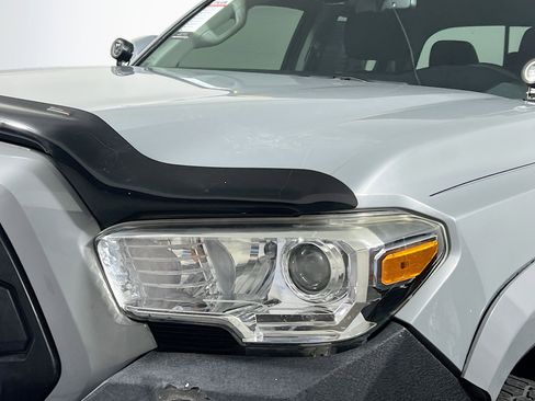 Used 2019 Toyota Tacoma SR5 image 11