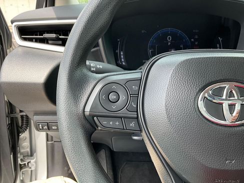 Used 2026 Toyota Corolla LE FWD image 10