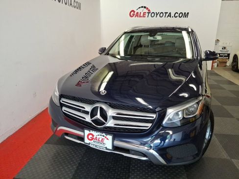 Used 2019 Mercedes-Benz GLC 300 4MATIC image 3