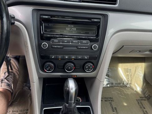 Used 2015 Volkswagen Passat 1.8T Wolfsburg Edition FWD image 22