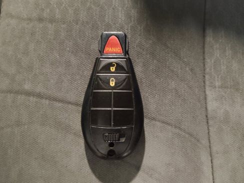 Used 2019 RAM 1500 Classic SLT image 32