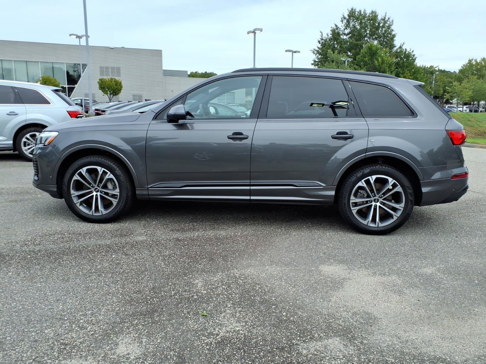 Certified 2026 Audi Q7 2.0T Premium Plus w/ Premium Plus Package AWD/4WD image 3