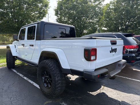 Used 2023 Jeep Gladiator Sport AWD/4WD image 5