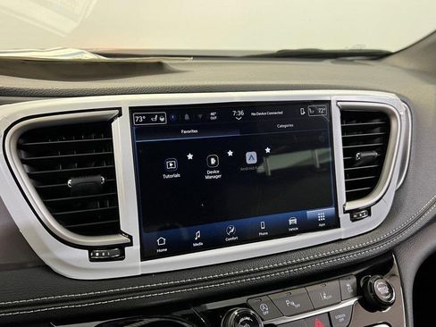 New 2026 Chrysler Pacifica Select image 31