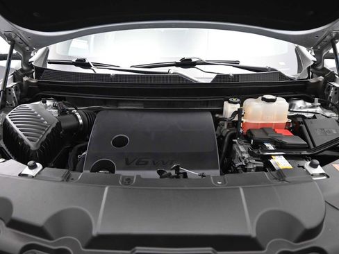 Used 2022 Chevrolet Traverse LT image 21