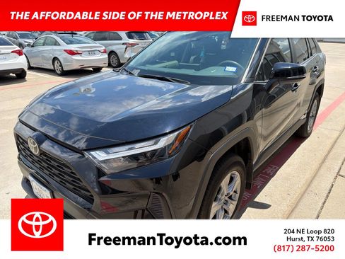 Used 2025 Toyota RAV4 XLE w/ Convenience Package AWD/4WD image 1