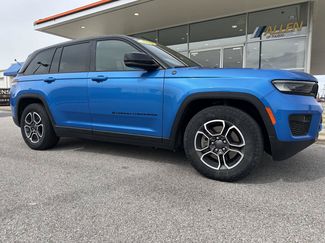 Used 2022 Jeep Grand Cherokee Trailhawk w/ Luxury Tech Group III AWD/4WD video 1