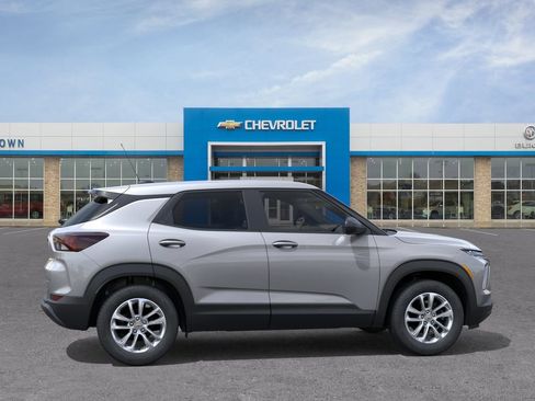 New 2026 Chevrolet TrailBlazer LS w/ LS Convenience Package FWD image 5